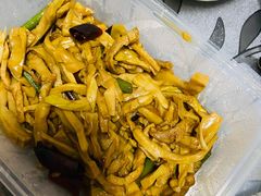 油焖干笋-吕氏疙瘩汤·私家菜馆(慈云寺店)