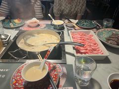 -尚尚仙·酸汤猪手·猪肚鸡火锅(华联万柳购物中心店)