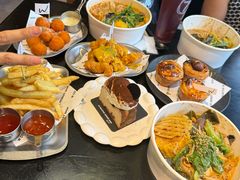 -W COLLECTIVE  DESSERT SHOP