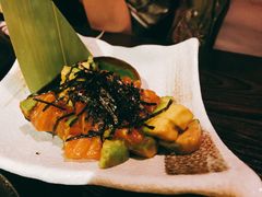 三文鱼牛油果色拉-角落里(中山公园店)