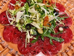 腌制生牛肉片配帕尔马芝士-牛排家(北京王府井澳门中心店)