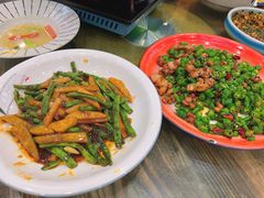 四季豆爱上土豆棍-八张桌子(老店)
