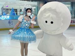 -冰纷万象滑冰场(沈阳万象城店)