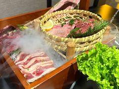 -山川小町·极番烧肉(新地假日广场店)