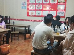 大堂-老字号杨坡红油米线腊汁肉夹馍(东四道巷店)