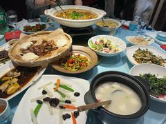 -魏铭鱼头捞饭(晋阳路店)