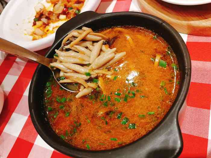 莜面村(龙城龙湖广场店)-"第一次去西贝还是去年的事了,当时觉得菜品