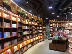 -博览书店(越秀悦汇天地店)
