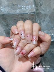-花岐款式专研健康美甲沙龙