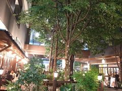 -瑞虹新天地月亮湾
