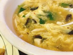 酸辣汤-李连贵酒家熏肉大饼(昆明街店)