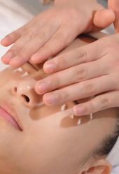 -VE专注问题肌·赛诺龙&科学美肤中心