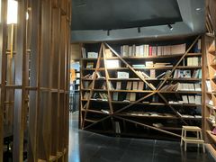 -钟书阁(松江泰晤士小镇店)