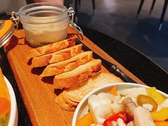 -wineapp葡萄酒餐吧(外滩金融中心店)