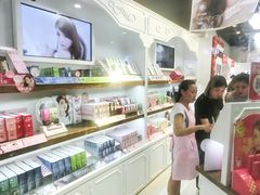 店内环境-4iNLOOK美瞳店(龙之梦购物中心虹口店)