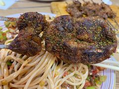 -歹歹的加个面过油肉拌面