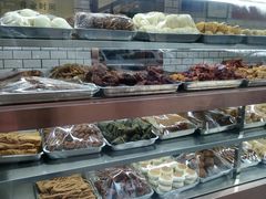 面包甜点陈列柜-护国寺小吃(安定门店)