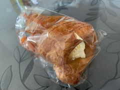 奶油羊角筒-白玉兰食品甜凤店(合生汇店)