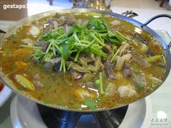 老坛子酸菜炖羊杂-幸福里小区