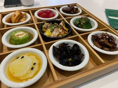 九宫格玲珑前菜-新仙清汤牛腩(铜锣湾店)