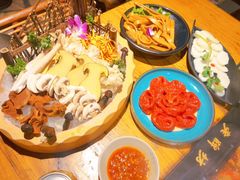 -老牌坊云南鱼豆花火锅(爱建店)