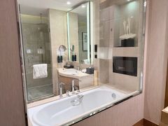 -广州天河希尔顿酒店