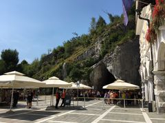 -波斯托伊纳溶洞