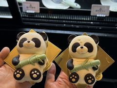 -雍容荟帝王蟹活龙虾展台自助(IFS黑金店)