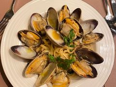 -Oasis Bar & Grill