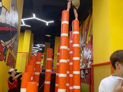 -爱蹦iBOON蹦床运动馆(江汉店)