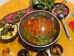 红酸汤锅-苗阿哥