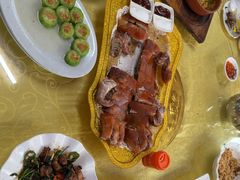 -大石鼓山庄·珠海第一烧猪