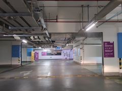 -正大乐城徐汇店-地下停车库