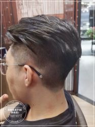 -首脑美发沙龙