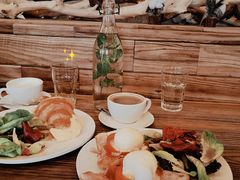 -Common Table · Brunch & Coffee
