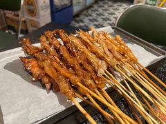 -何妹湿辣牛肉·粤式烧烤砂煲(桂雅路店)