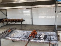 -黄记四更烤乳猪店