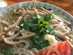 -牛小隆牛肉面馆(四牌楼店)