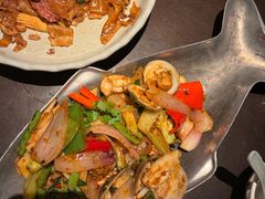 -大头虾越式风味餐厅(光明广场店)