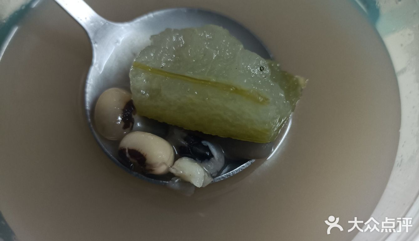 西华路著名的芳记肠粉店，饭食也值得推荐[强]良心美味实锤了[呲牙]