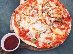 Hawaii Pizza-Le Moon Rooftop Bar