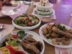 -樱花里音乐餐吧·牛扒椰子鸡(东圃店)