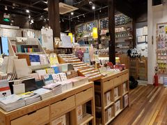 -猫的天空之城概念书店(杭州南宋御街店)