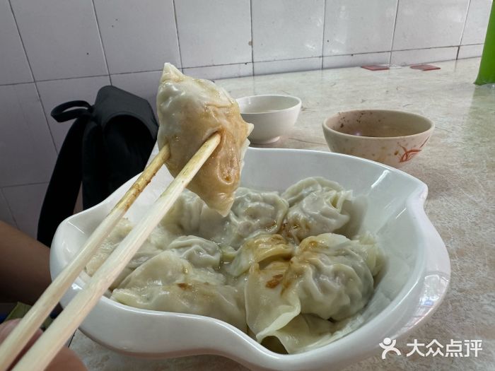 聚荣饺子店图片