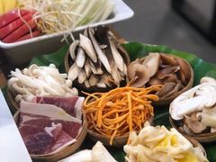 -菌海森林·非遗野生菌火锅(西山区滇池路摩根道店)
