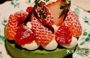 Fruit Swiss Roll