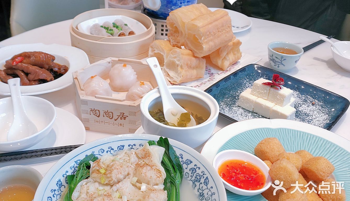 天河城整个商场，内部还在装修中。而位居3楼的陶陶居