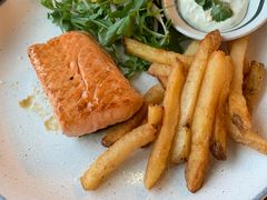 煎三文鱼排伴青柠香菜酱-FISH&POTATO Cō(地中海美食 万象城店)