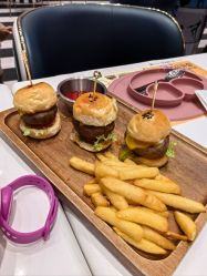 -奈尔宝家庭中心·亲子餐厅(鄞州万达店)