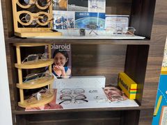 -诺柯视眼镜-蔡司依视路官方工厂店(淞南一店)